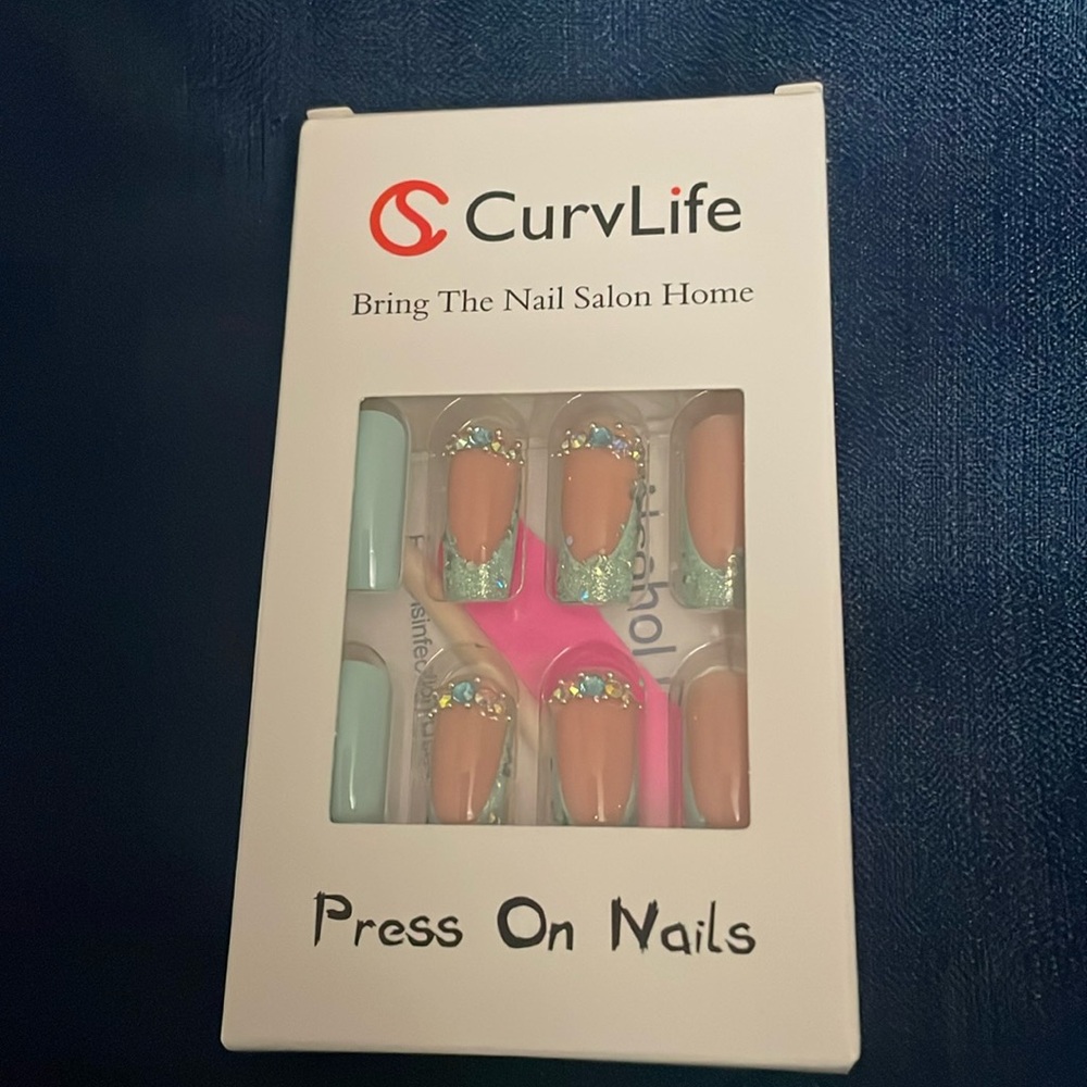 Curvlife nails